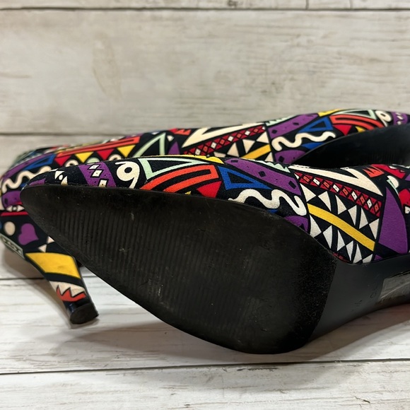 Fabric multi-colored wild print pump - Picture 6 of 8